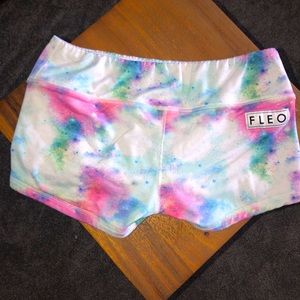Fleo size M Rainbow Fantasy shorts